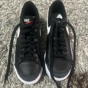 Nike Black and White Women's Sneakers